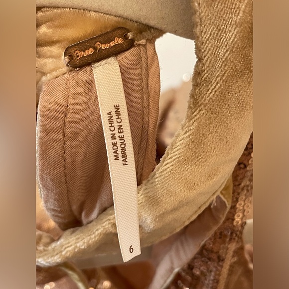 Free People Film Noir Sequin Mini Halter Dress in Rose Gold Size 6 - Picture 11 of 11